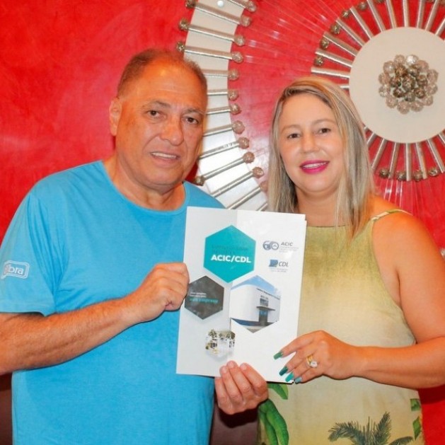 A empresa Manu Modas Presentes é mais nova associada à ACIC/CDL. 